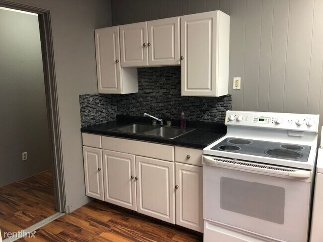 Building Photo - 1 br, 1 bath Apartment - 527 Main St