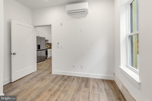 Building Photo - 2214 N Front St