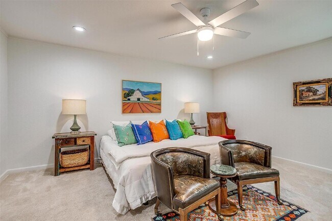 Building Photo - Charming 4-Bed Home with Granite Counterto...