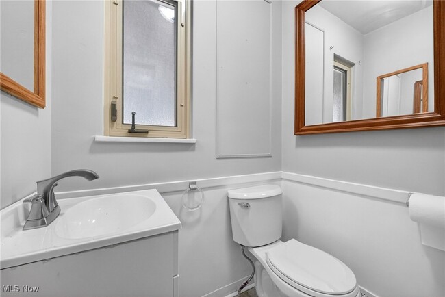 Building Photo - 8310 Broadview Rd