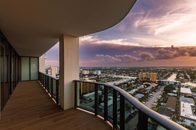 Building Photo - 900 N Ocean Blvd