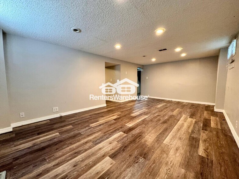 Building Photo - 1328 Carrie Ave