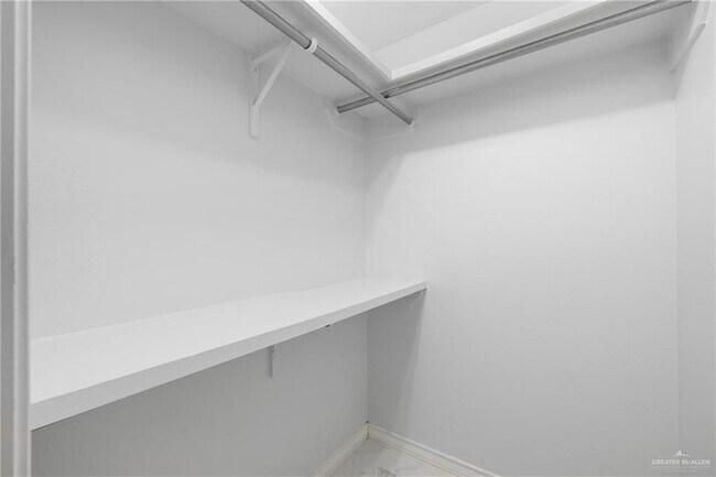 Building Photo - 22 E Beech St