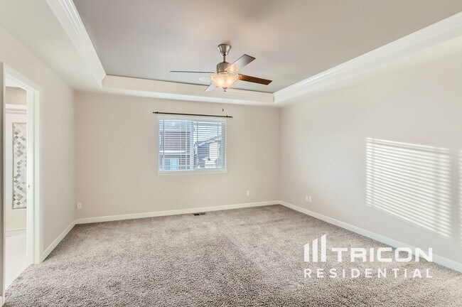 Building Photo - 10787 Hillsboro St