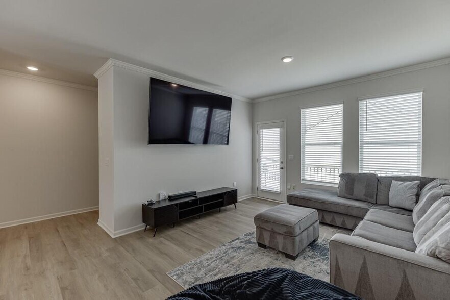 Building Photo - 6659 Corryton St