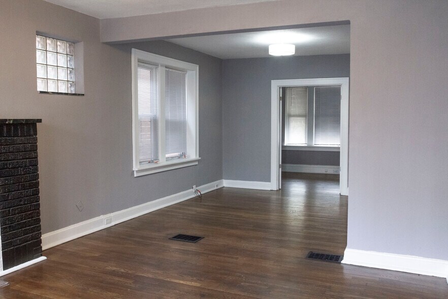 Building Photo - 4626 Wilcox Ave