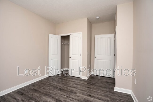 Building Photo - 4496 Wilford Ln