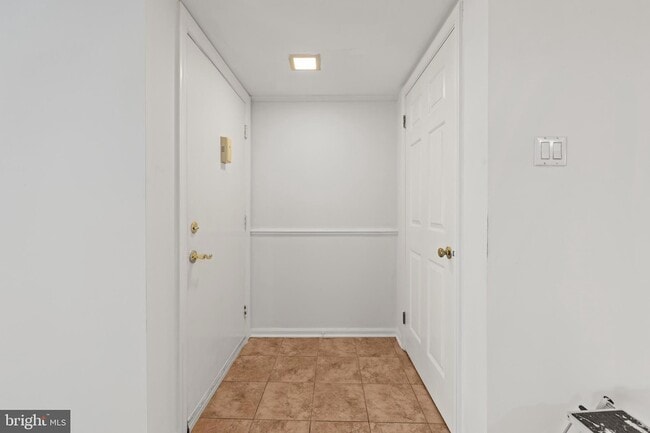 Building Photo - 81 Oakridge Dr