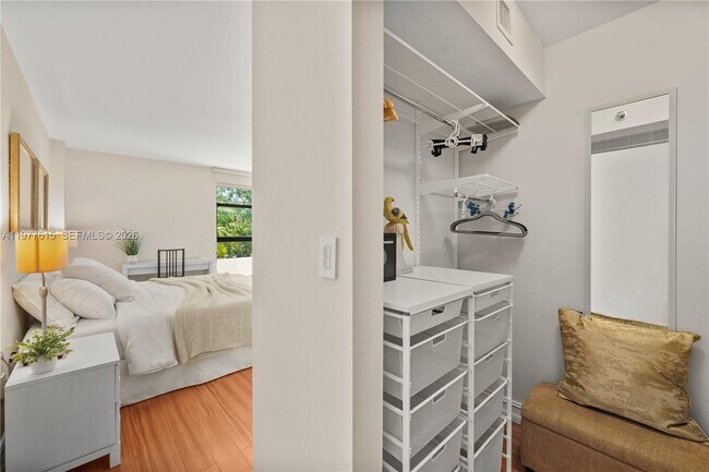 Building Photo - 2501 Brickell Ave