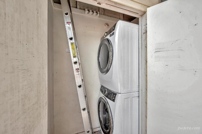 Building Photo - 17 Fresno St