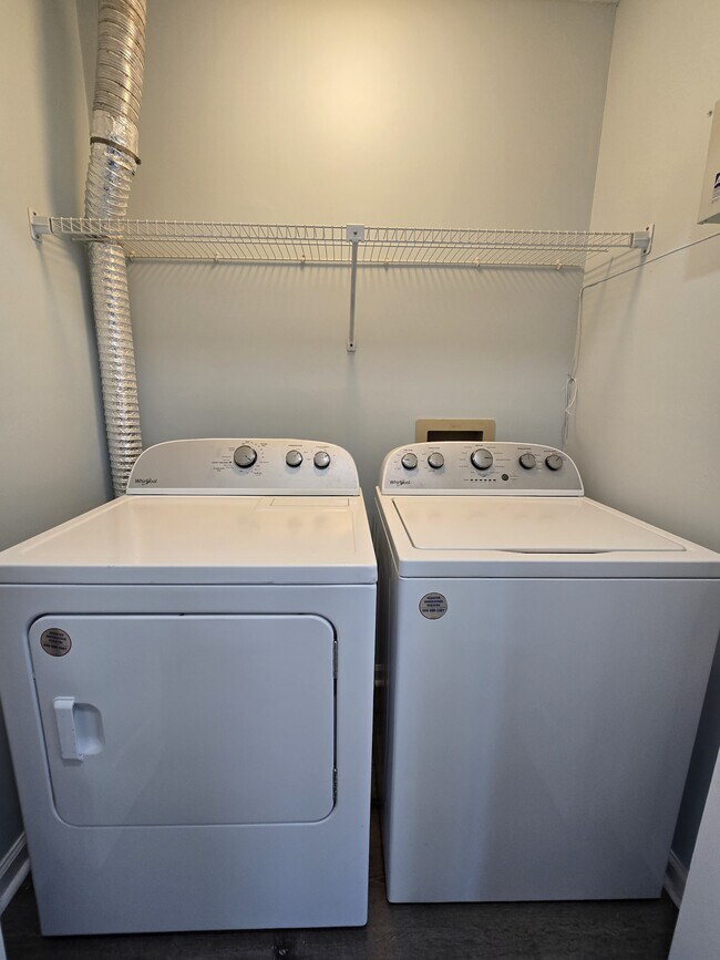 Building Photo - 3533 Cedar Post Rd