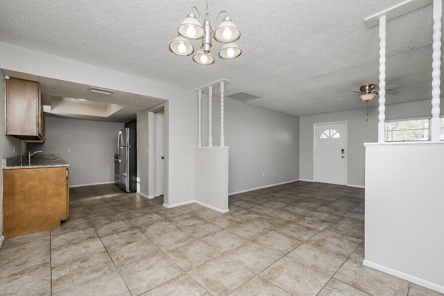 Building Photo - 16328 Caribbean Ct