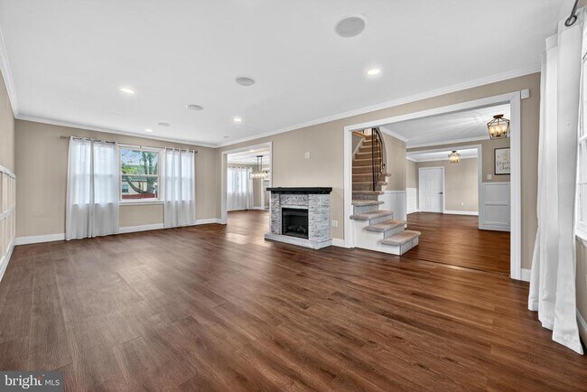 Building Photo - 335 Connecticut Ave