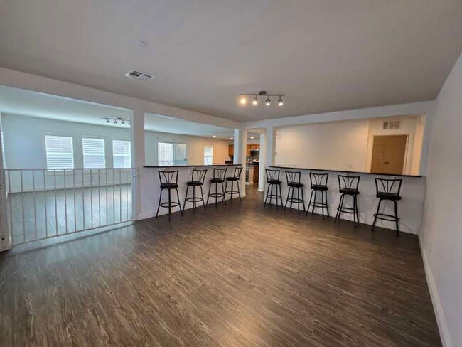 Building Photo - A Fabulous 5 Bedroom Home in Henderson