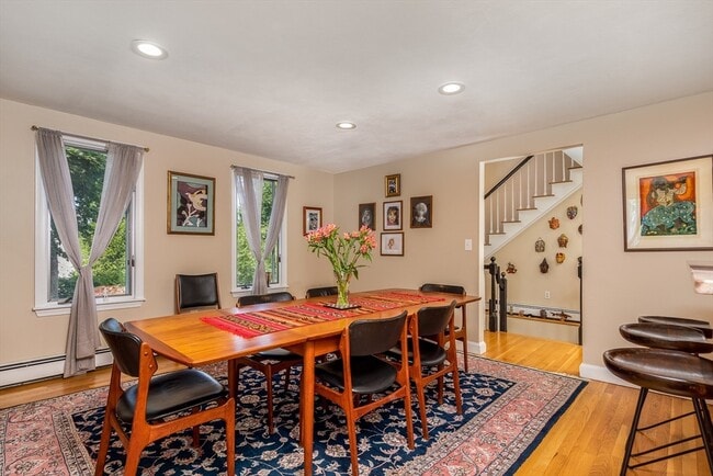 Building Photo - 8 Jackson Rd