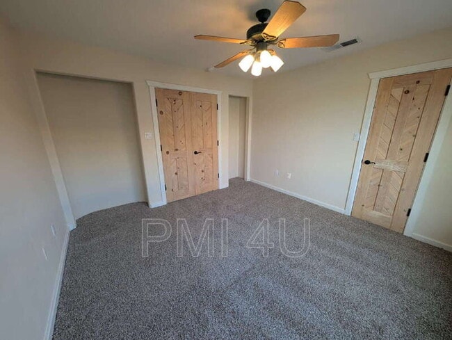 Building Photo - 511 Eugene Ct SE