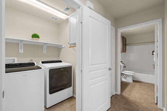 Building Photo - 2811 Cone Flower Dr