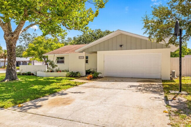 Building Photo - 10703 Del Prado Dr S