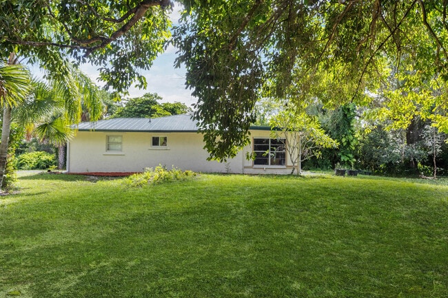Building Photo - 16790 Glasgow Dr E
