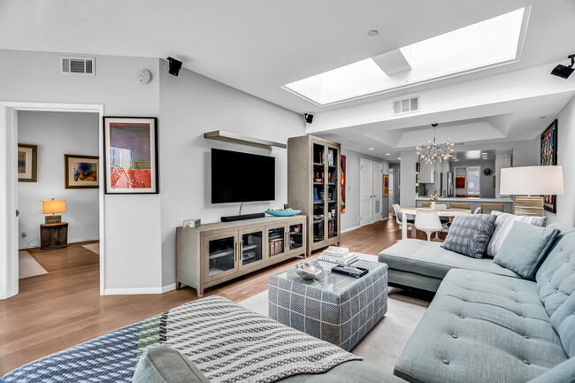 Building Photo - 140 Ocean Park Blvd