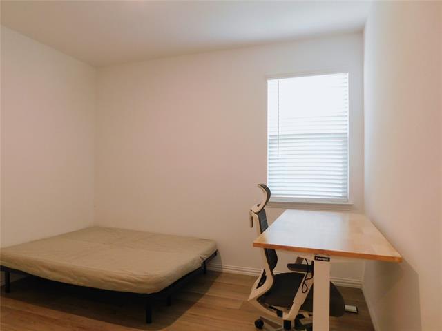 Building Photo - 3500 Kingsview Dr