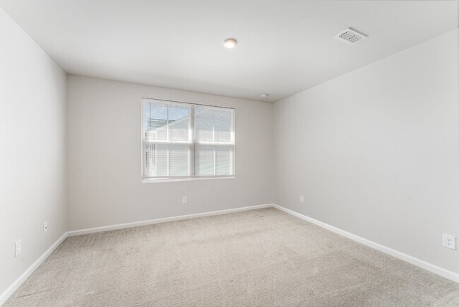 Building Photo - 1105 Canando St