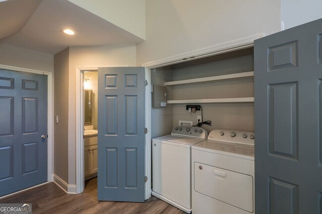 Building Photo - 895 Halston Ct