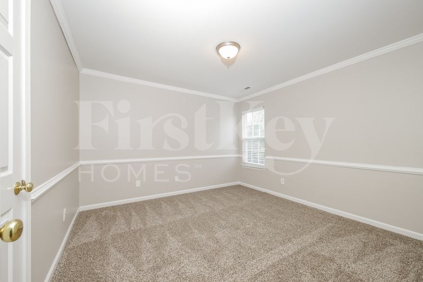 Building Photo - 4183 Shadetree Dr