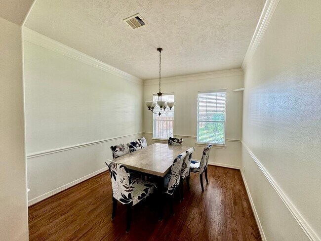Building Photo - 7608 Janak Dr