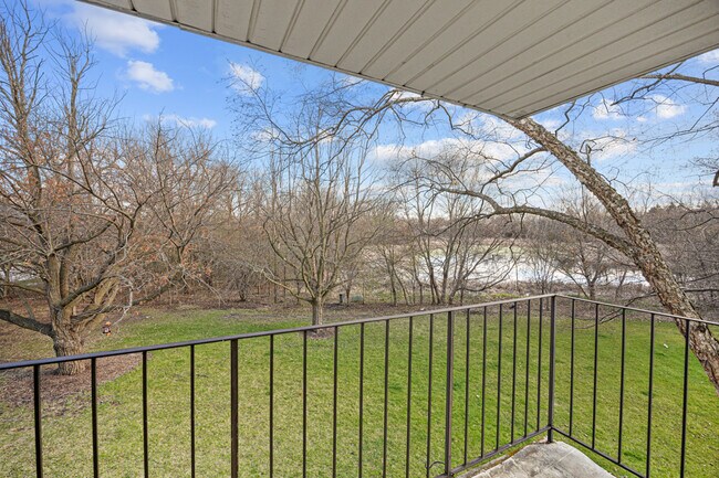 Building Photo - 93 N Victoria Ln