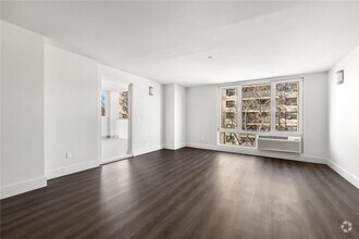 Building Photo - 3436 Kingsbridge Ave
