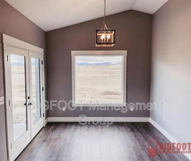 Building Photo - 3995 Lucas Ct