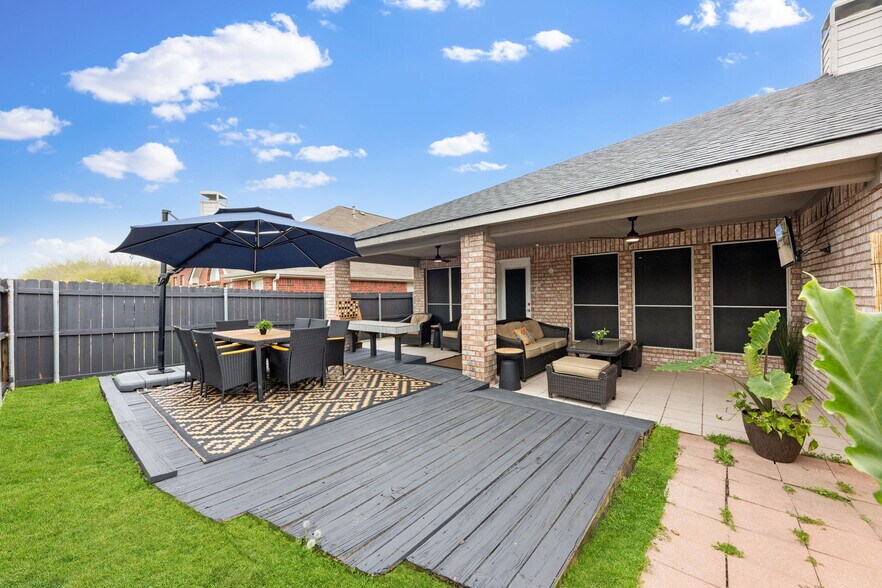 Building Photo - 4835 Crown Dr