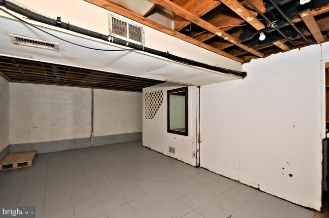 Building Photo - 660 Osborne Ave