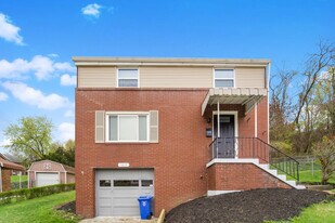 Building Photo - 1419 Overdale Dr