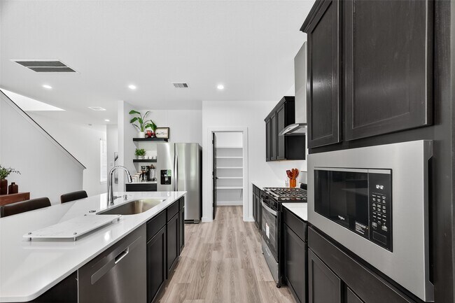 Building Photo - 3233 Creston Gate Dr