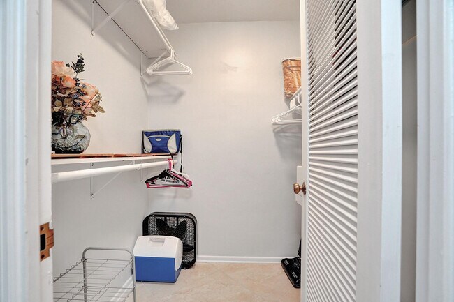 Building Photo - 3430 Galt Ocean Dr