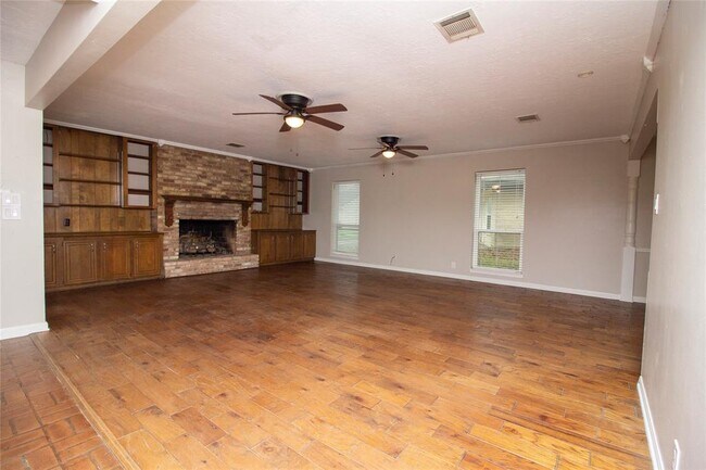 Building Photo - 7 Woody Creek Dr