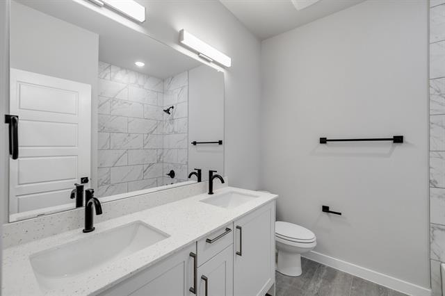Building Photo - 3844 Clovis St