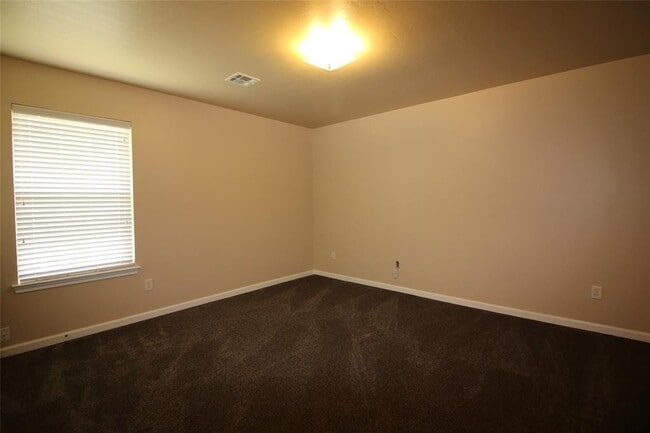 Building Photo - 905 Renita Way