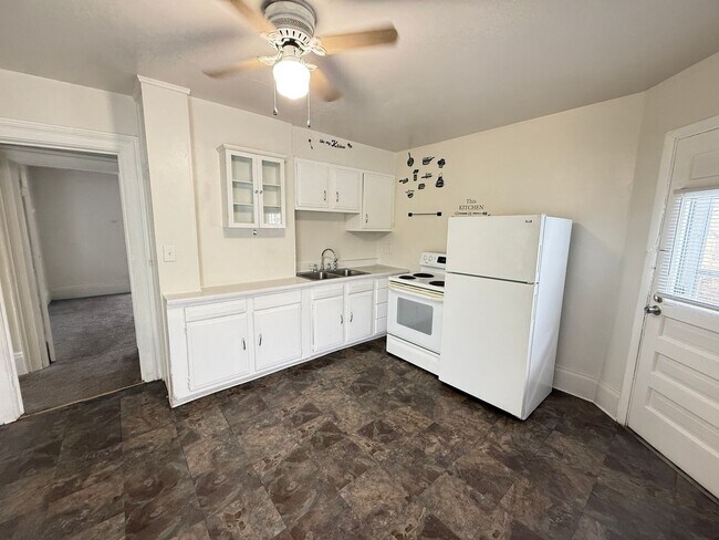 Building Photo - 311 W Mason St