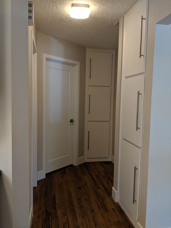 Building Photo - 121/123 N. Garrison Road