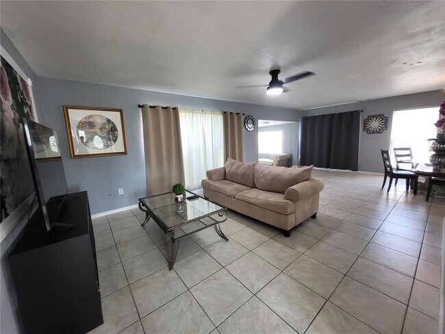 Building Photo - 4182 Gardner Dr