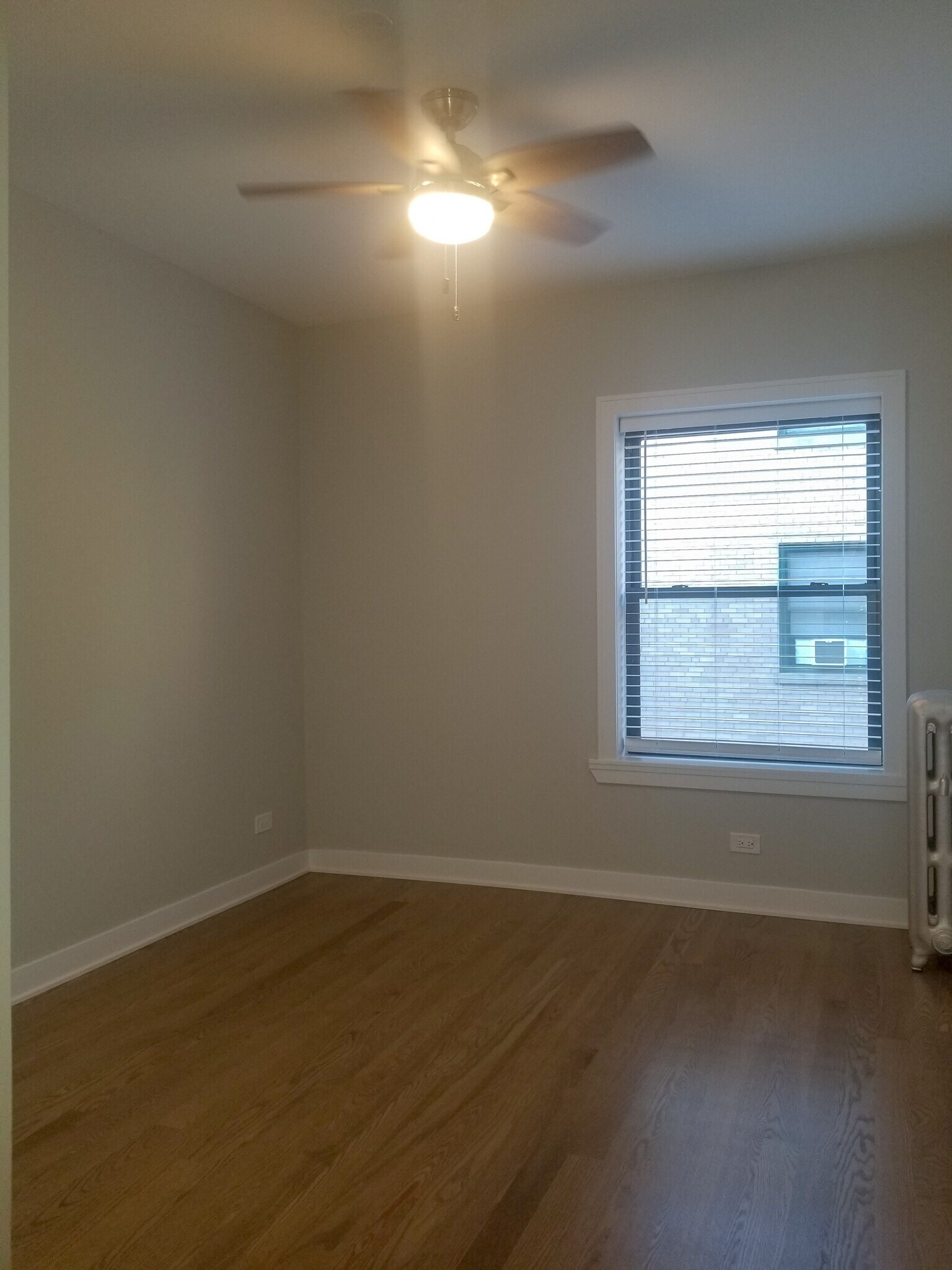 Building Photo - 4837 N Wolcott Ave