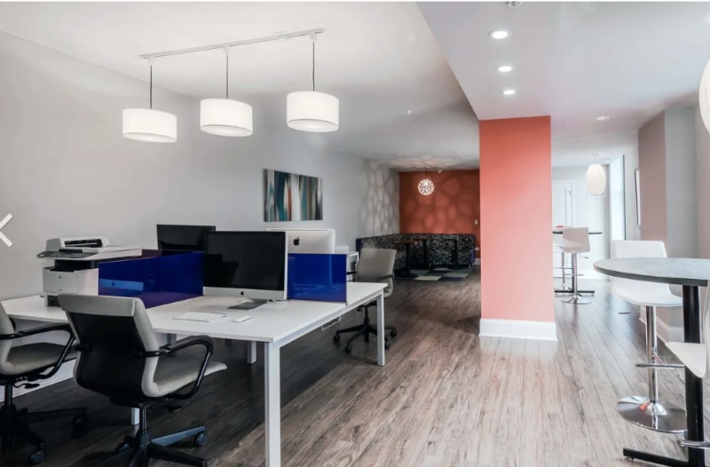 Building Photo - 6 E 9th St