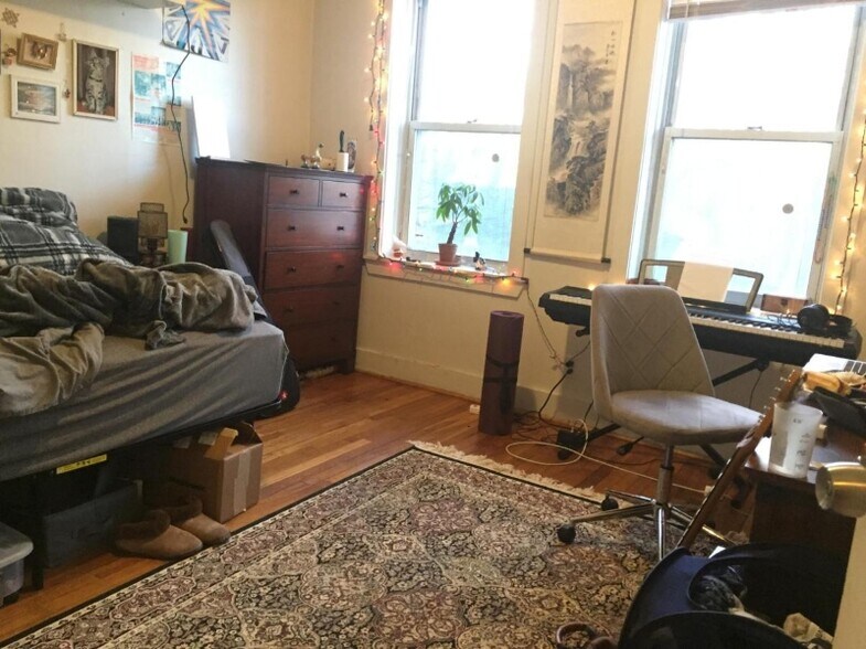 Building Photo - 80 Gordon St