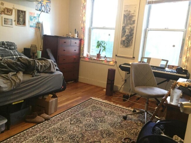 Building Photo - 80 Gordon St