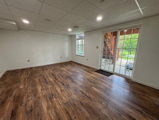 Building Photo - THREE BEDROOM TOWNHOUSE- East Penn Schools