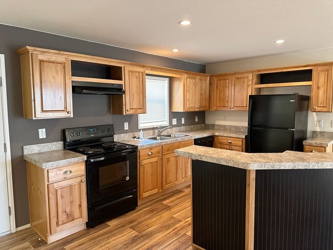 Building Photo - Newer 3 bedroom 2 bathroom house in Thurston!
