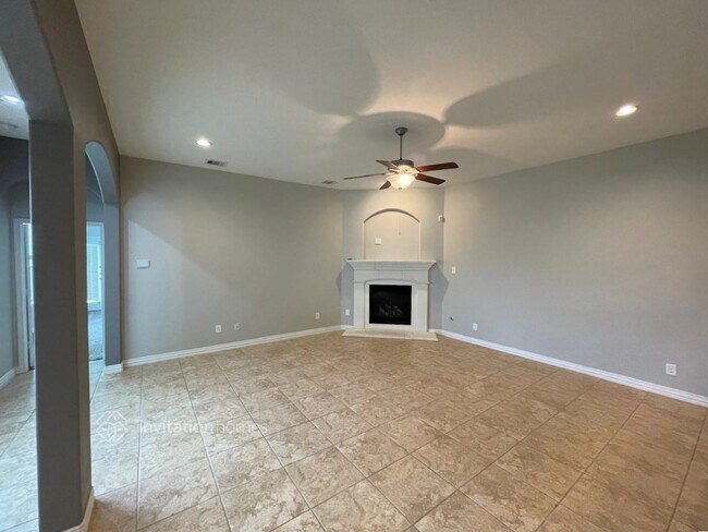 Building Photo - 30702 Basil Trace Dr